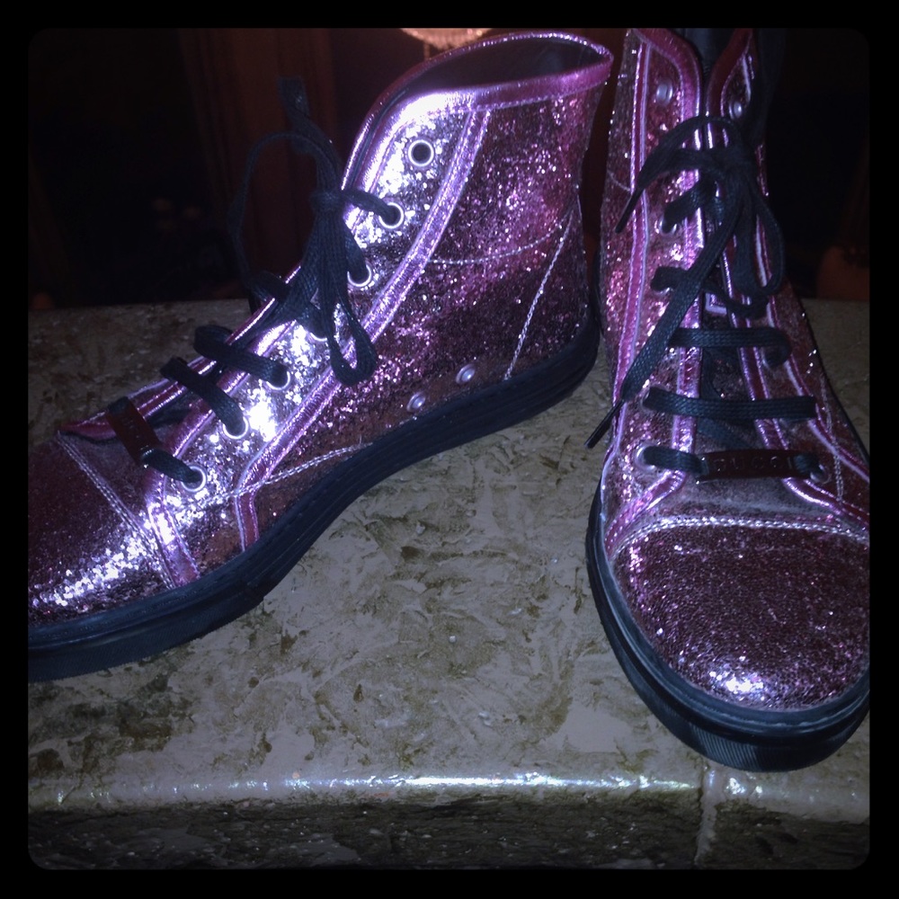 Brand New Authentic Pink Gucci Shoes!!